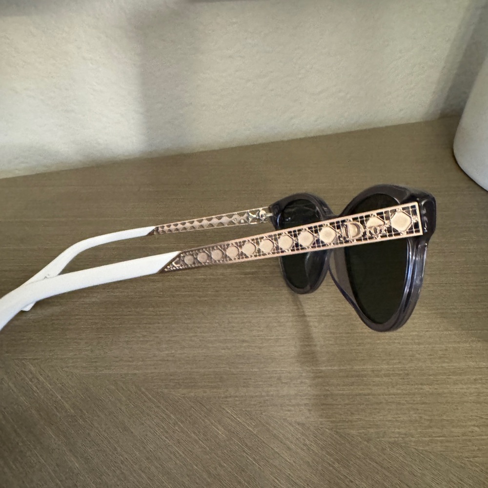 Dior Diorama Mirrored Sunglasses - Picture 4 of 5